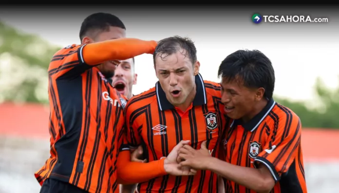 Club Deportivo Águila se impuso sobre el final del juego a Inter Tecla y alcanzó puestos de 