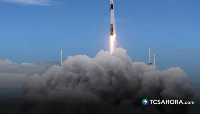 La tripulación sustituirá a 4 astronautas que viven en el laboratorio orbital. Con su llegada, la población de la estación subirá a 11.