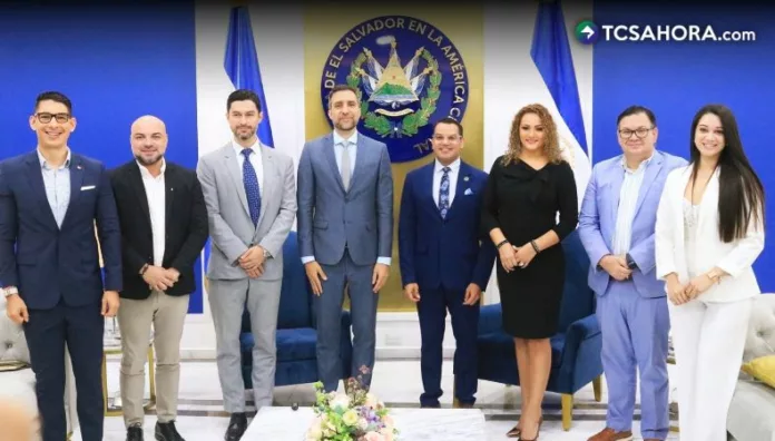El embajador y los diputados del grupo de amistad de Reino Unido-El Salvador abordaron temas de cooperación y relaciones comerciales.