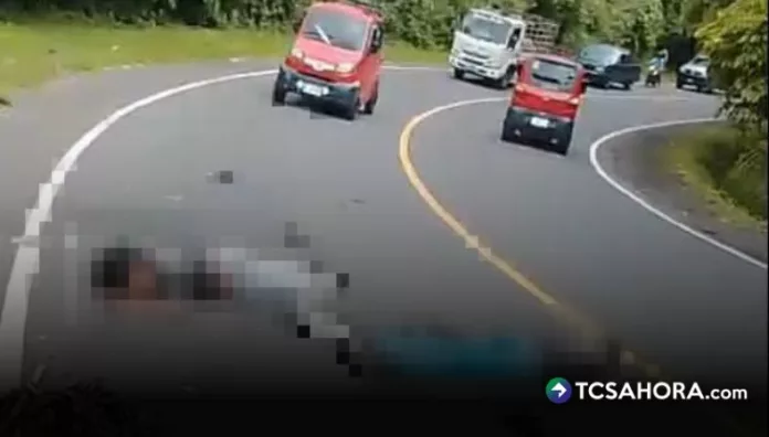 Un accidente de tránsito ocurrido esta tarde dejó a un motociclista y su acompañante fallecidos en Concepción de Ataco.