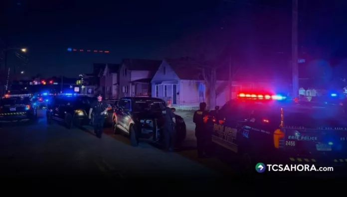 Dos mujeres fueron encontradas sin vida en una calle de Erie, Pensilvania. La policía ingresó a una vivienda cercana y descubrió a las demás personas fallecidas.