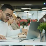 Jóvenes y el reto de generar ingresos sin cotizaciones