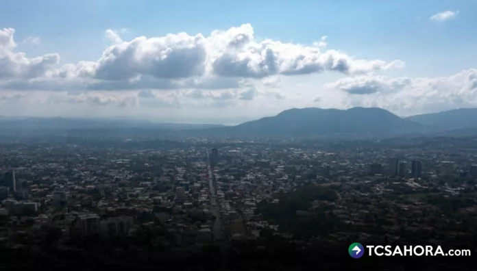 El flujo del este y una vaguada incidirán para que el país tengamos presencia de lluvias y tormentas a partir de la tarde, en varias zonas.