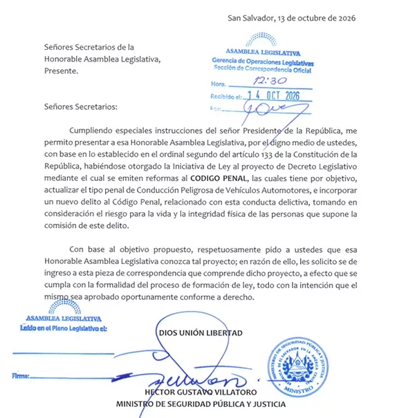 Manejar transporte público de pasajeros o de carga sin licencia se sancionará con cárcel, según reforma
