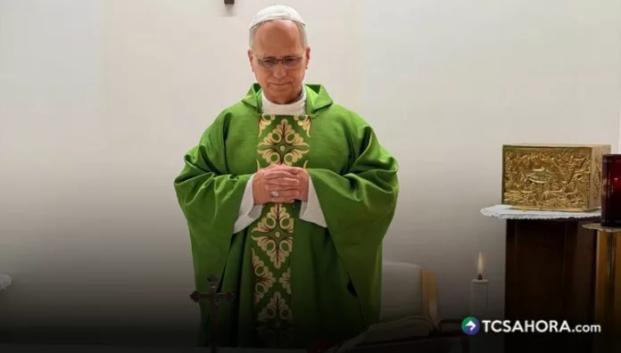 Papa León XIV celebra misa en hospital donde se recupera tras operación