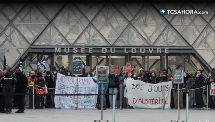 Francia implementará toques de queda parciales