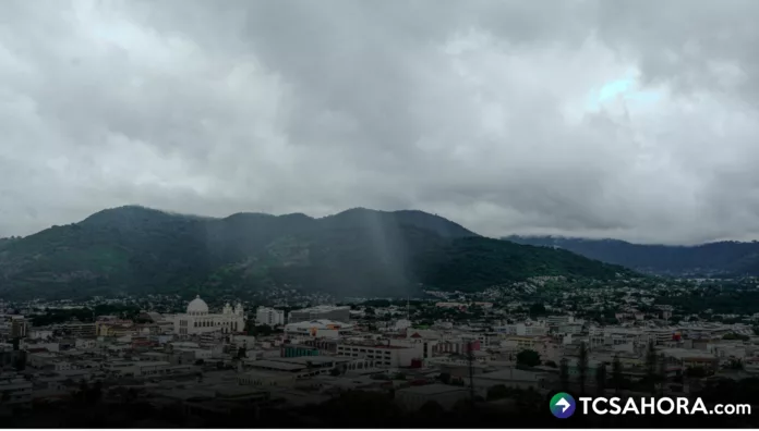 Hoy, las lluvias se podrán intensificar desde la tarde y luego desplazarse a todo el país. Mañana, las condiciones podrán cambiar.