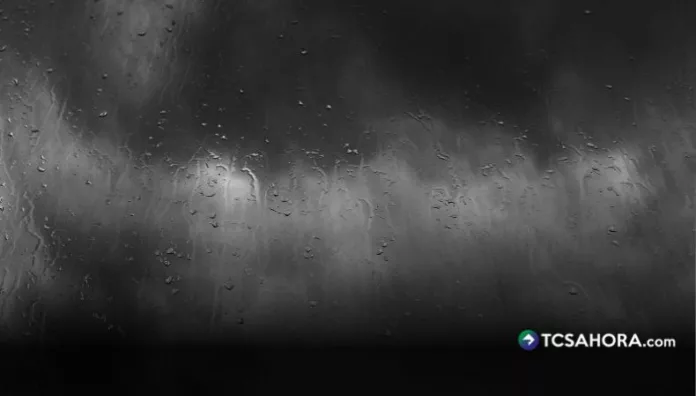 El Ministerio de Medio Ambiente informó que las lluvias y el clima fresco continuarán la noche de este martes y mañana miércoles.