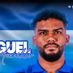 Miguel Murillo recibe la naturalización salvadoreña