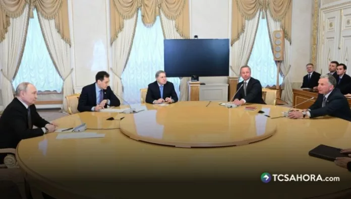 Vladimir Putin se reúne con el Enviado Especial de EE.UU.