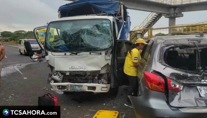 El endurecimiento de las penas por conducción peligrosa en El Salvador, fue analizado por expertos en la materia, de MOVES.