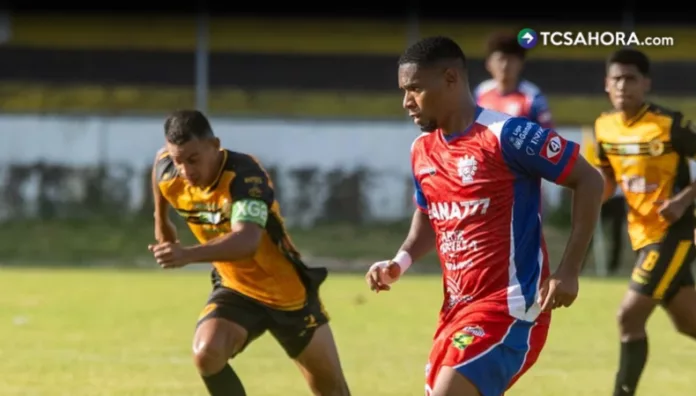 Luis Ángel Firpo empató en su visita a Platense y, con un partido menos, es el único líder de la competencia.