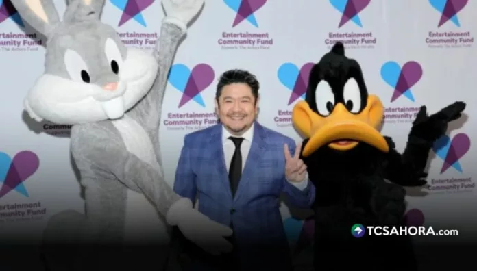 Eric Bauza dio voz a Bugs Bunny, el Pato Lucas y otros personajes de Looney Tunes. Su familia confirmó su muerte.