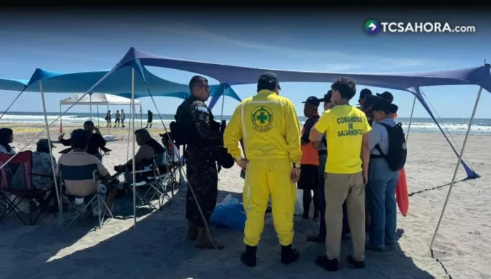 Tres personas arrastradas por corrientes marinas en La Paz