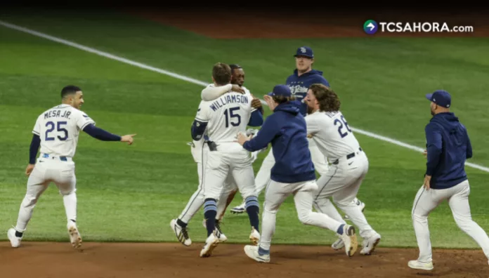 Tampa Bay venció 4-3 a Milwaukee en 12 entradas, con una remontada en el último episodio que mantiene viva su esperanza en la Serie Mundial.