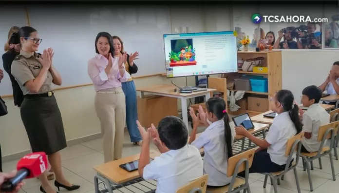 Keiko Fujimori conoce implementación de IA en educación y salud en El Salvador