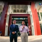 Keiko Fujimori visita el Hospital Nacional Rosales